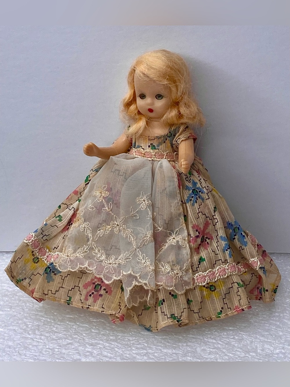 Vintage Nancy Ann Storybook Doll Blonde Hair
Floral Dress Open & Close Eyes